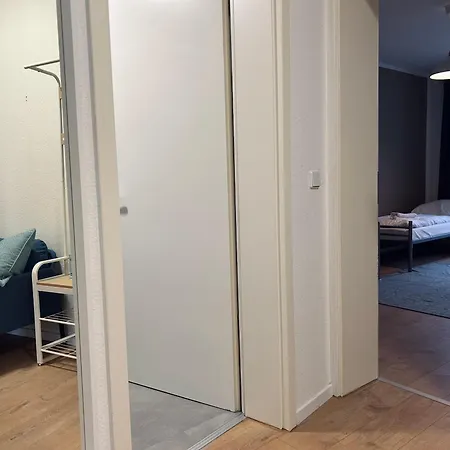 2 Schlafzimmer-balkon-kueche-parkplatz-designerbad *