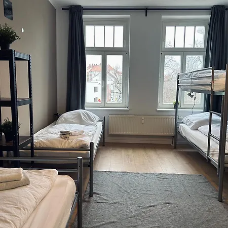 2 Schlafzimmer-balkon-kueche-parkplatz-designerbad